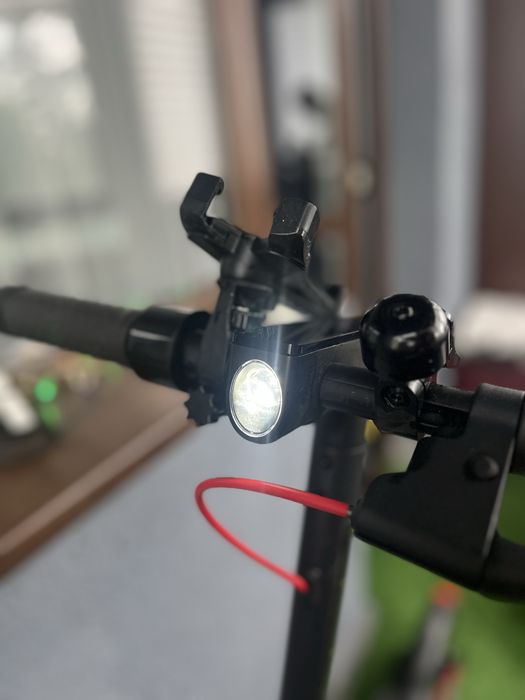 Trotinetă Electrică Xiaomi Mi Pro 2 – Autonomie 45 km (Pachet Complet Accesorii)