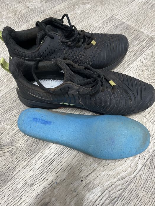 Adidasi tenis Yonex, marimea 43