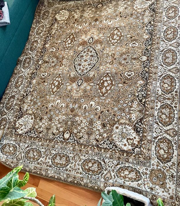 Вълнен персийски килим