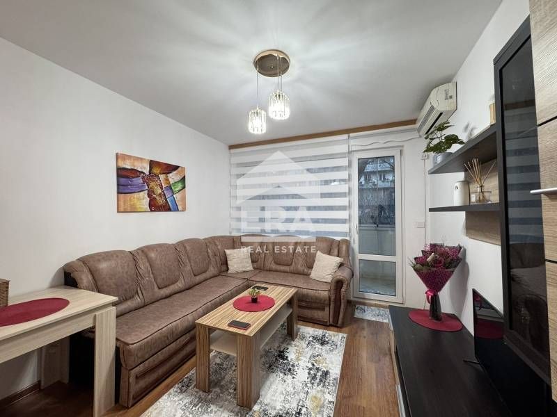 Тристаен апратамент след основен ремонт под наем - кв. Базар Левски