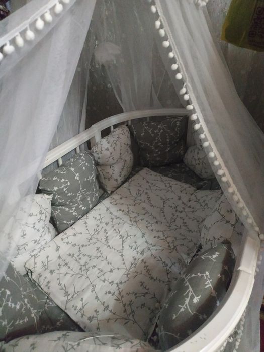 Bolajonlar kravati belenchek boʻladi yastiqchalari bilan