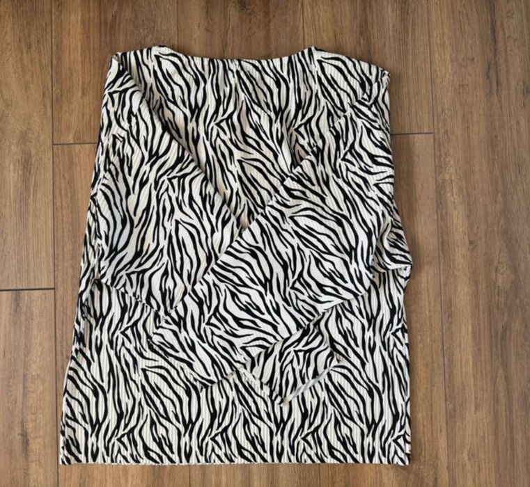 Bluza F&F, damă, mărimea L-XL, culoare alb negru, nouă