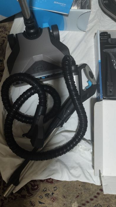 Пылесос моющии новый