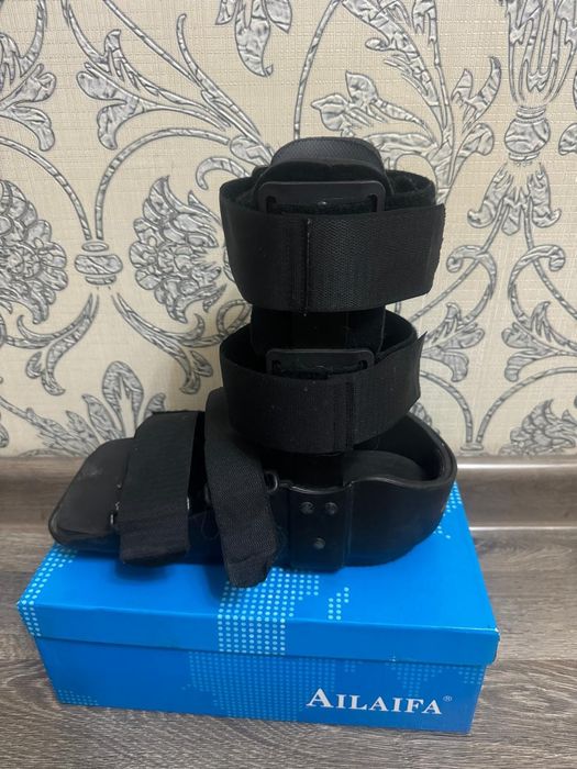 Ортез (гипс) для голеностопа и стопы