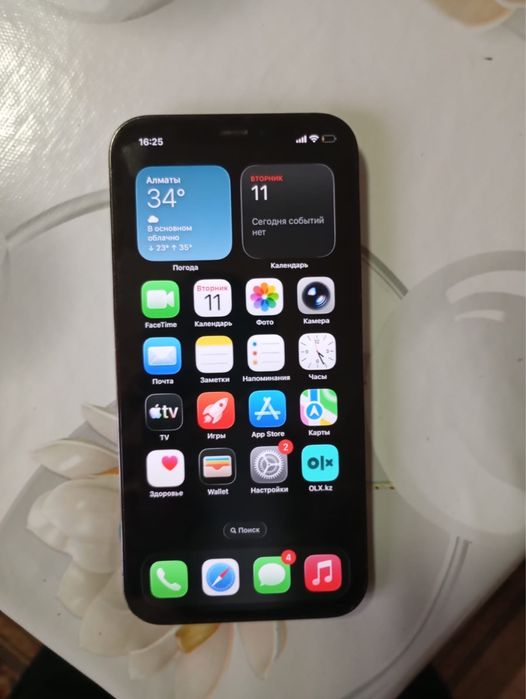Продаю iPhone 12 Pro в хорошем состоянии. Телефон полностью исправен