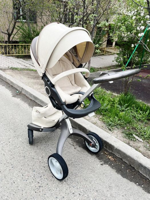 Коляска прогулочная Stokke Xplory