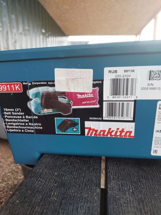 Ленточная шлифмашинка Makita