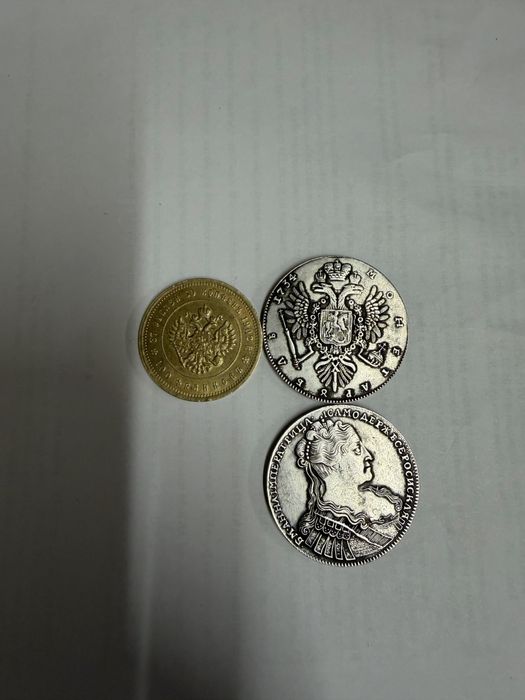 Продам монеты серебро позолота