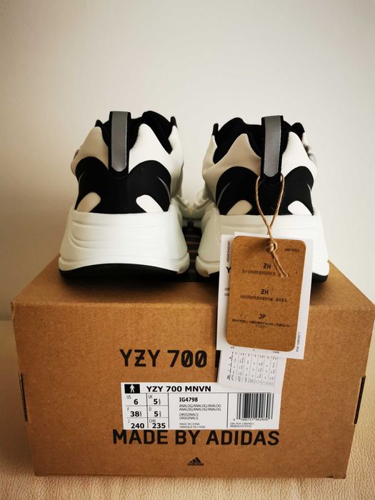 Adidasi ADIDAS YZY 700 MNVN 38 2/3