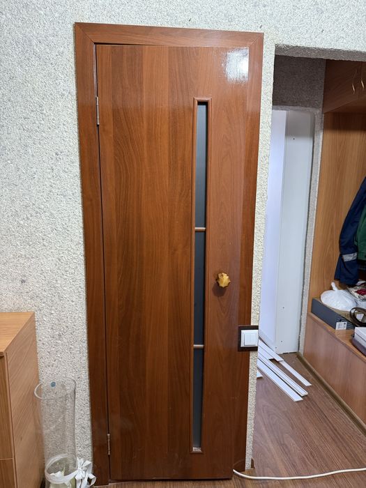 Продаются двери.