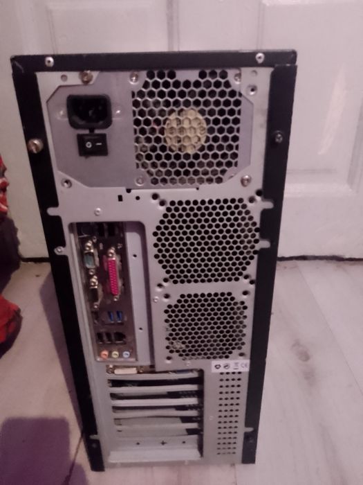 Pc,monitor tastatura,maus, boxe