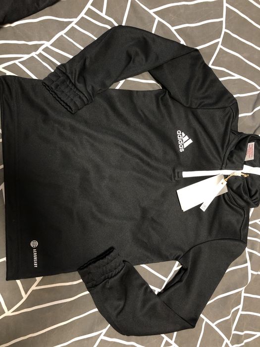 Блуза и суичър на Adidas