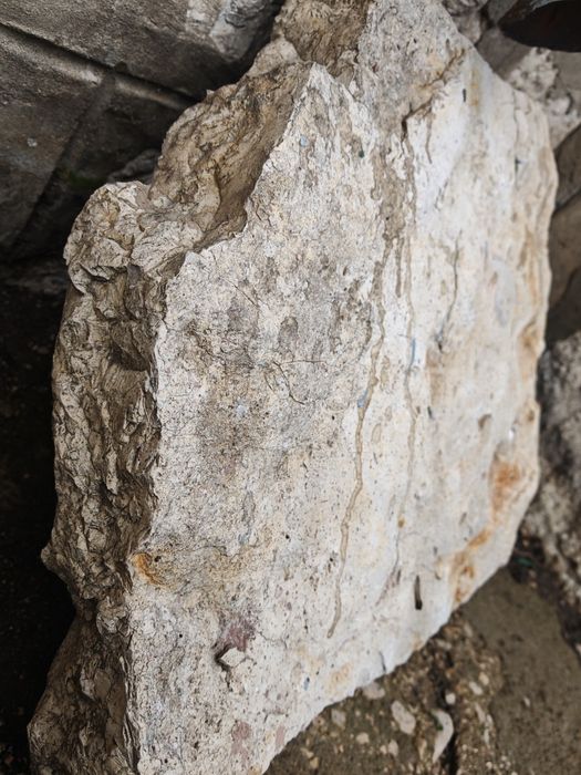 Дялан камък на плочи