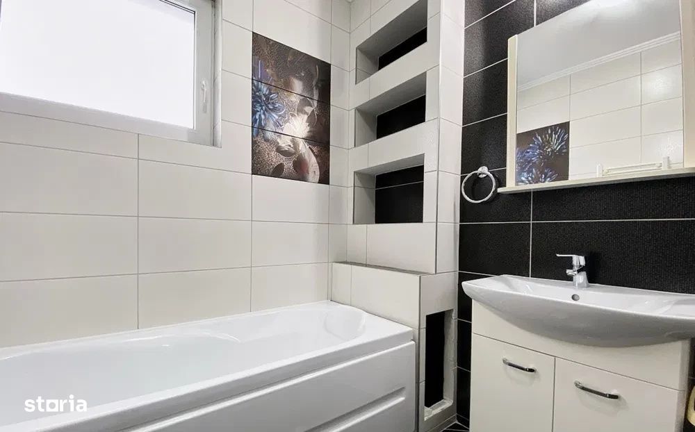 Apartament 3 camere 67  mp , parcare exterioara ,zona Tineretului .
