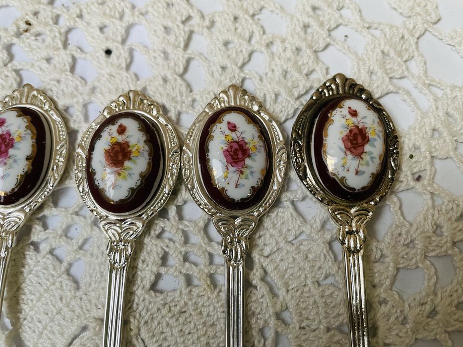 Красиви посребрени лъжички с порцелан от Англия