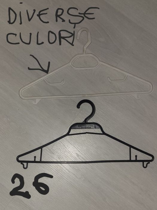 Vând umerașe  diferite modelele  la 50bani bucara