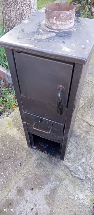 Soba pe lemne sau brichete