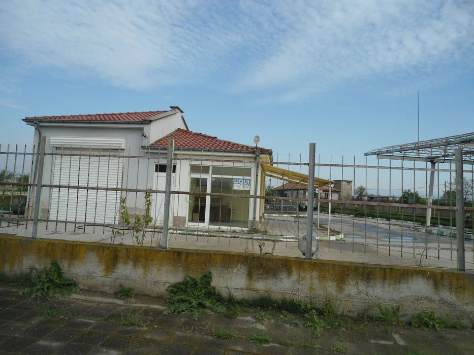 продавам газстанция,автомивка и барче в кв.Ген.Николаево,гр.Раковски