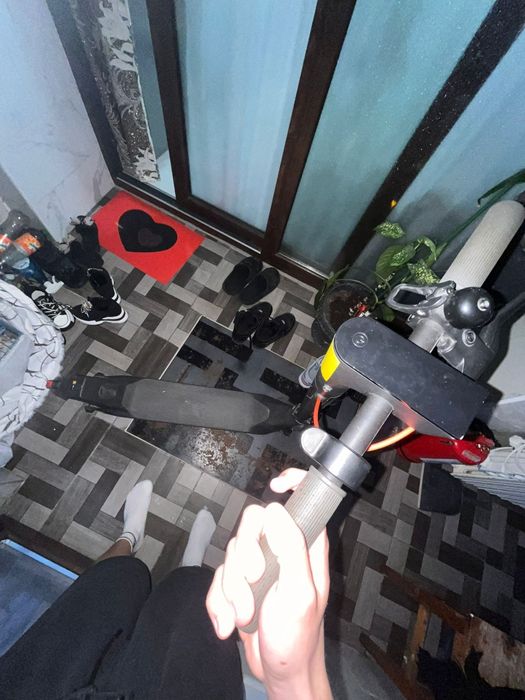 Vând trotineta electrica xiaomi 4 lite