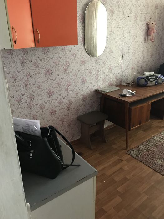 Продам срочно комнату