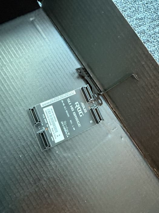 Asus ROG Strix Z790-HGAMING WIFI (повредена)