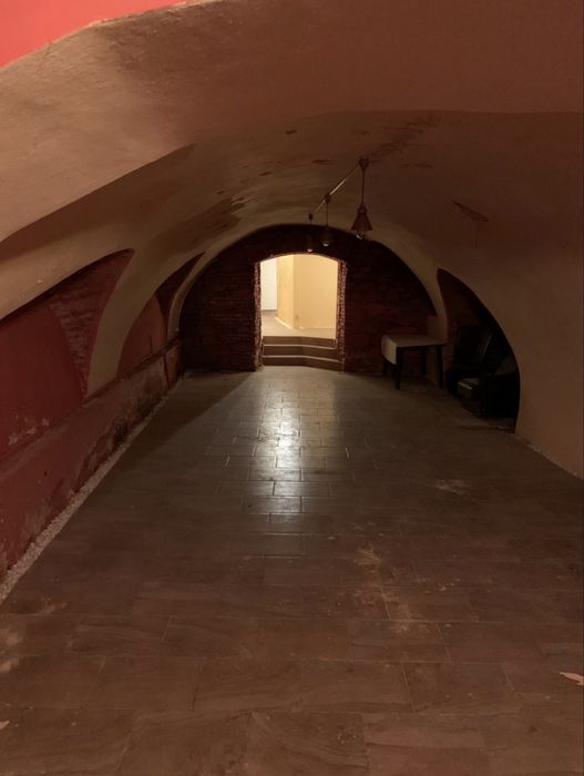 Vand  / Inchiriez Apartament Ultracentral Sibiu + spatiu comercial 50 m la subsol + pod