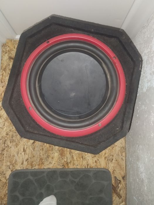 Продам сабвуфер в хорошем состоянии