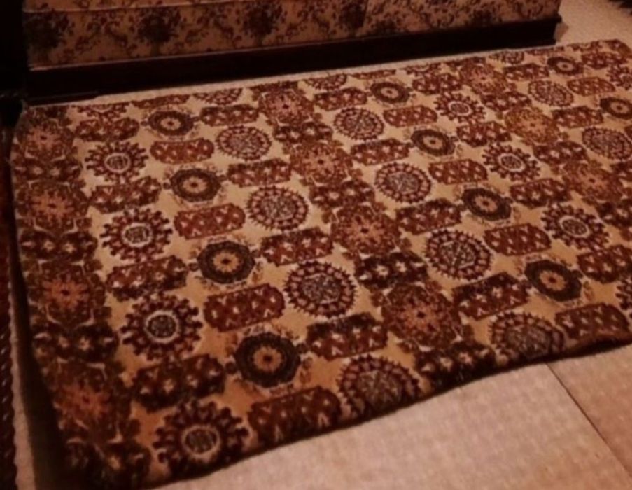 Oglindă cu noptieră (plus alte detalii)