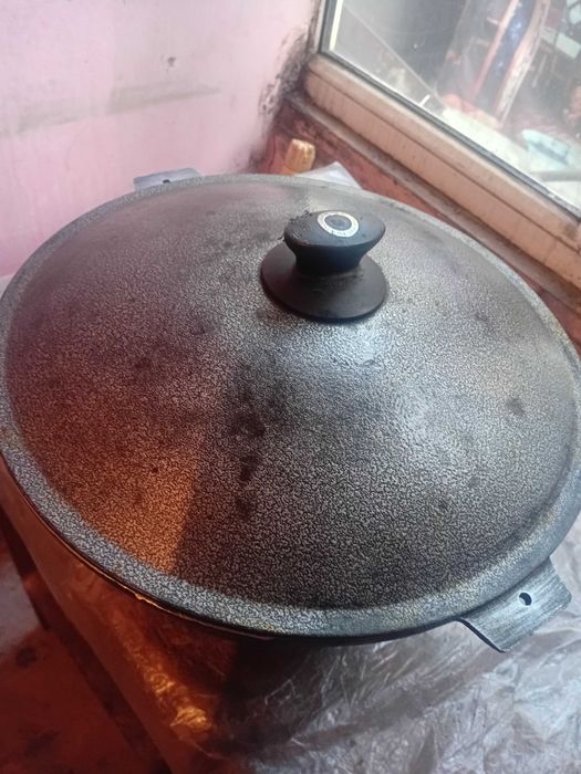 Продам чугунный  казан 8 литр