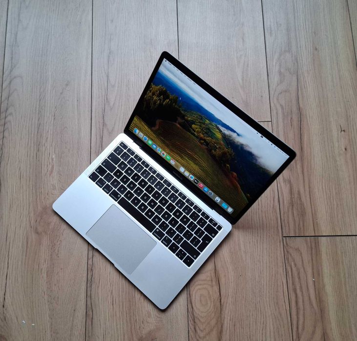 13.3' Apple MacBook Air 13.3 2018 Retina Core i5/8GB RAM/128GB SSD/Бат.4ч