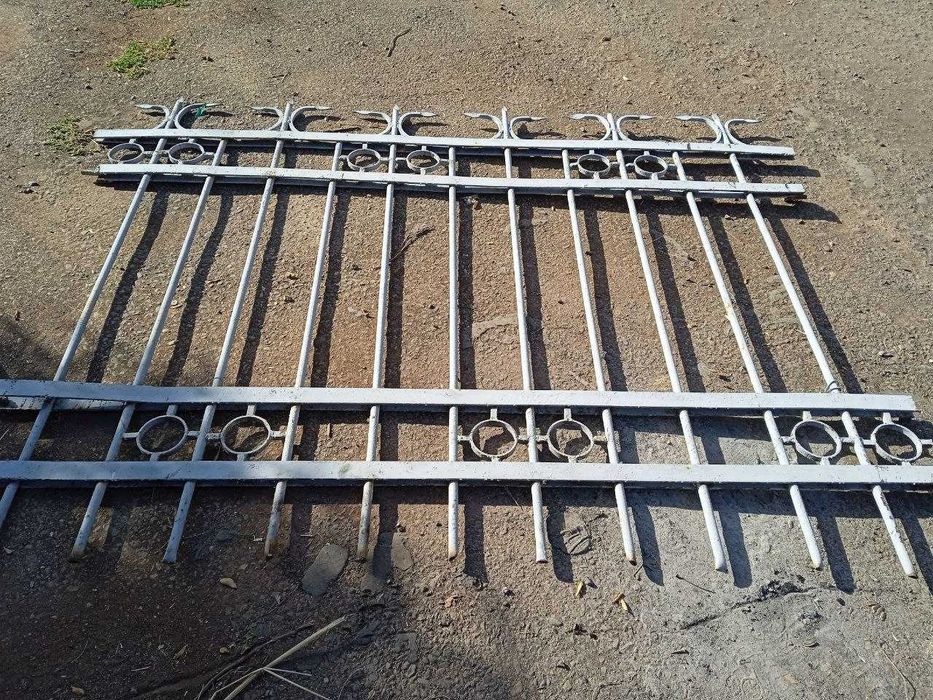 Металлический забор (50 метров в длину)