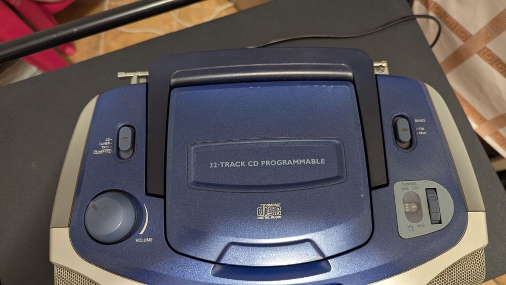 Radio-casetofon cu cd Philips AZ1004 musik