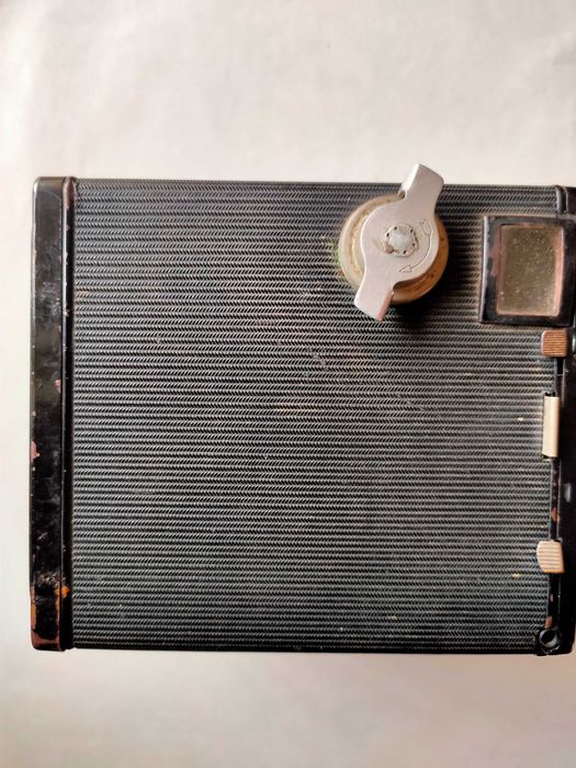 Продавам много стар фотоапарат