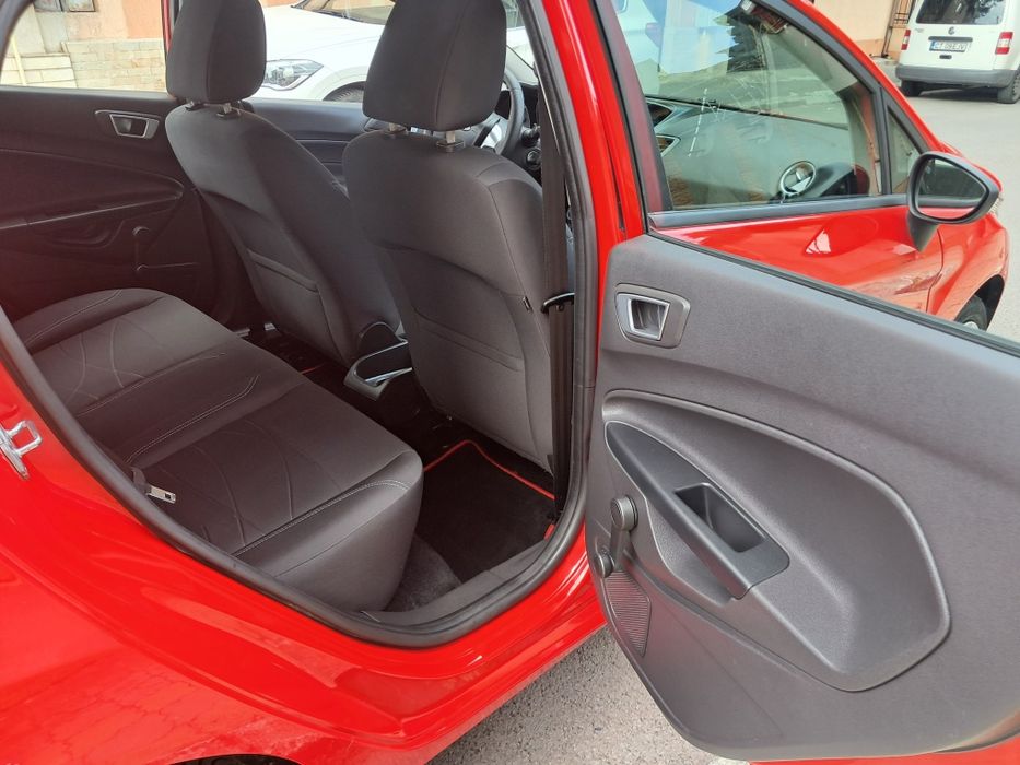{ FORD FIESTA } 2016  {STARE NOUĂ } EURO 6 ^{ 80 .000 KM  } Unic Proprietar { Full  Optiuni }