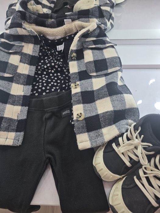 Дрешки и обувки на zara за момиче