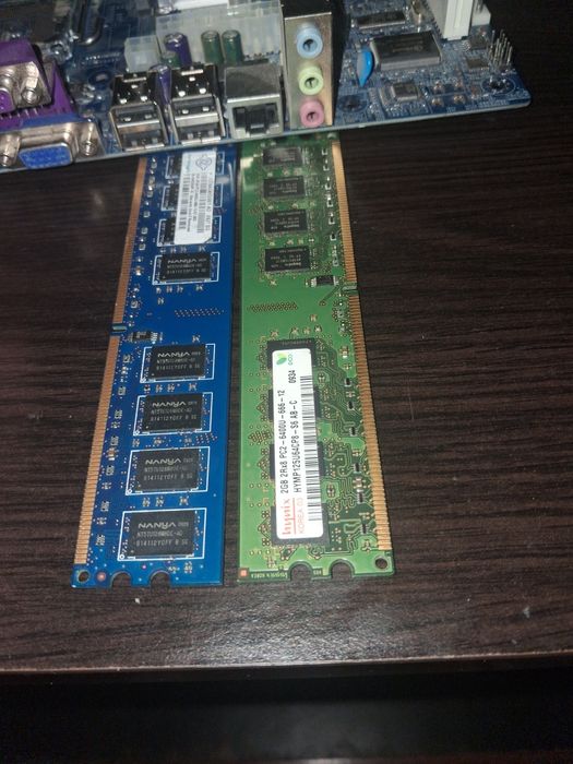 Vand sursa pentru pc de 540w si piese pc