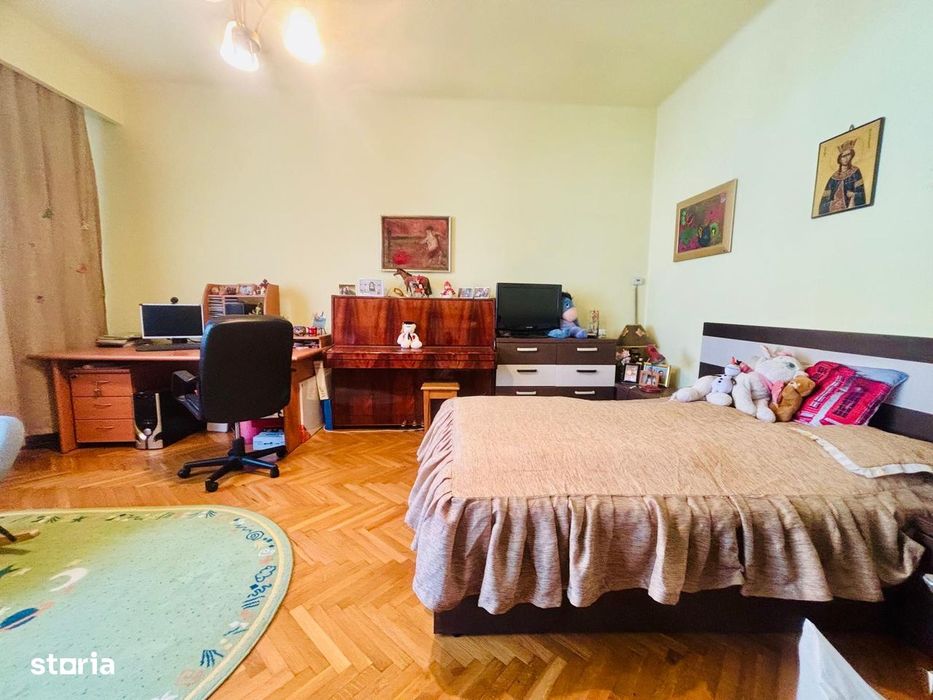 Casă cu 3 camere, curte și garaj în Baia Mare