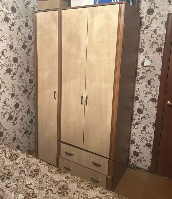 Продам спальный гарнитур