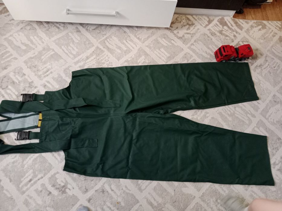 Продам костюм водонепроницаемый