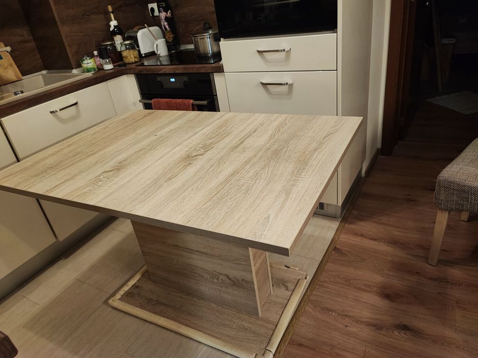 Трапезна маса, разтегаема