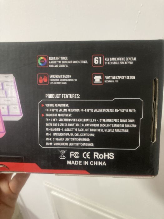 Tastatura gaming v700 rgb streamer