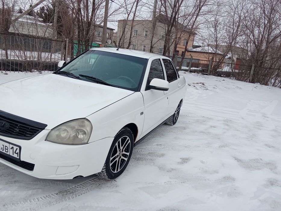 Продам приору 2012год хорошом сост.