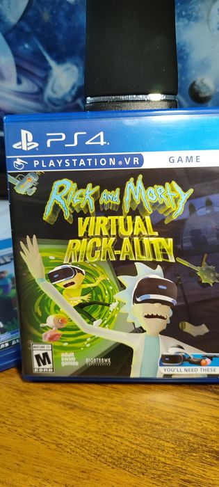 Продам PS VR, move контроллеры, ps camera, и две игры на vr