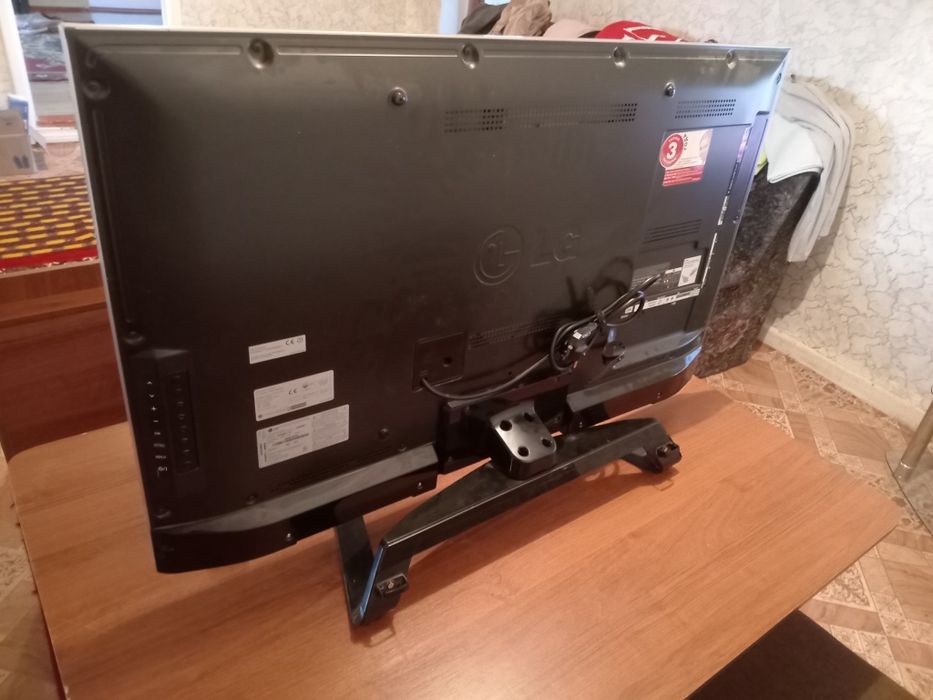 Продам смарт телевизор