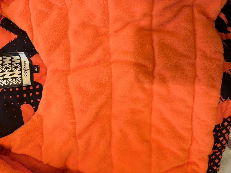 Куртка 5000 тг зимняя