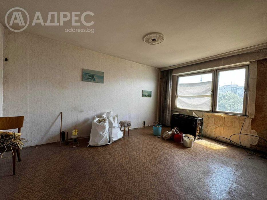 Двустаен апартамент, Широк Център, 56 кв.м., ет. 8, за ремонт