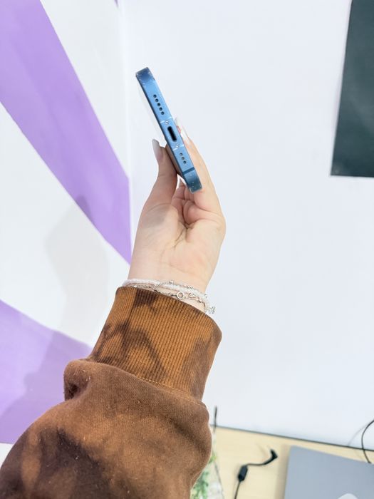 Iphone 13 în stare buna.