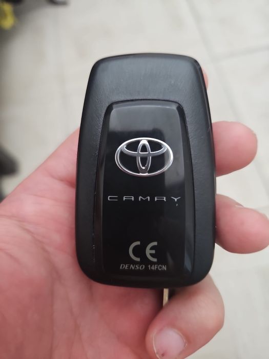 Продам смарт ключ  Toyota