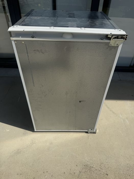 Малък хладилник Сименс за пълно вграждане