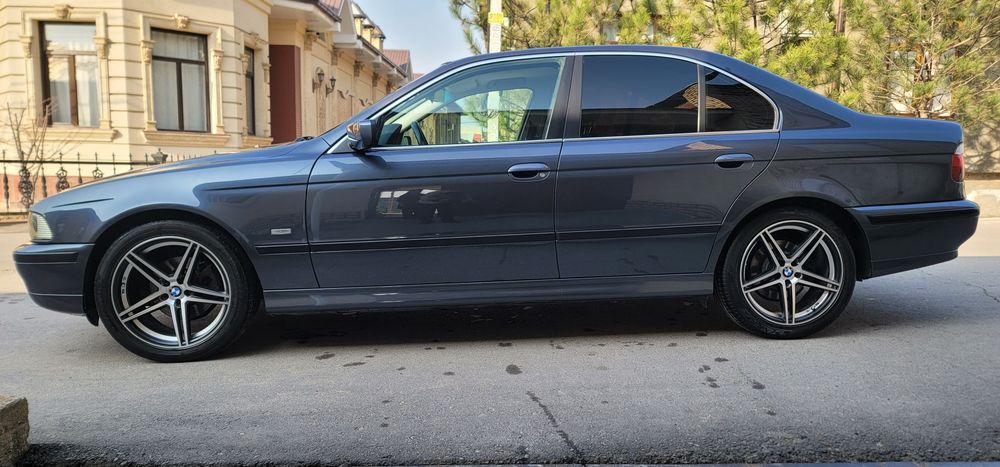 BMW e39 sotiladi